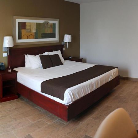 Best Western Bazarell Inn Montemorelos Eksteriør billede