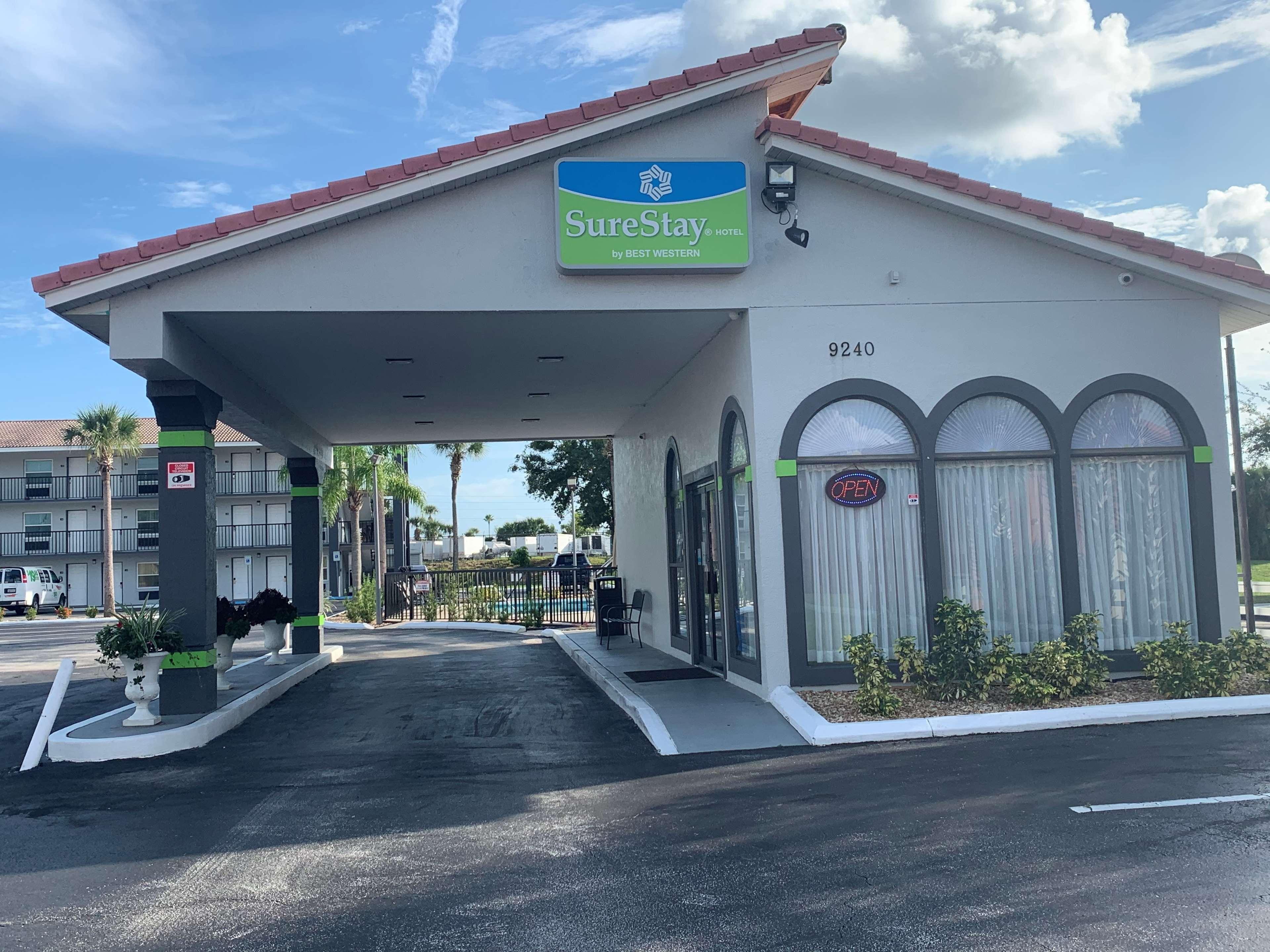 Best Western Bazarell Inn Montemorelos Eksteriør billede
