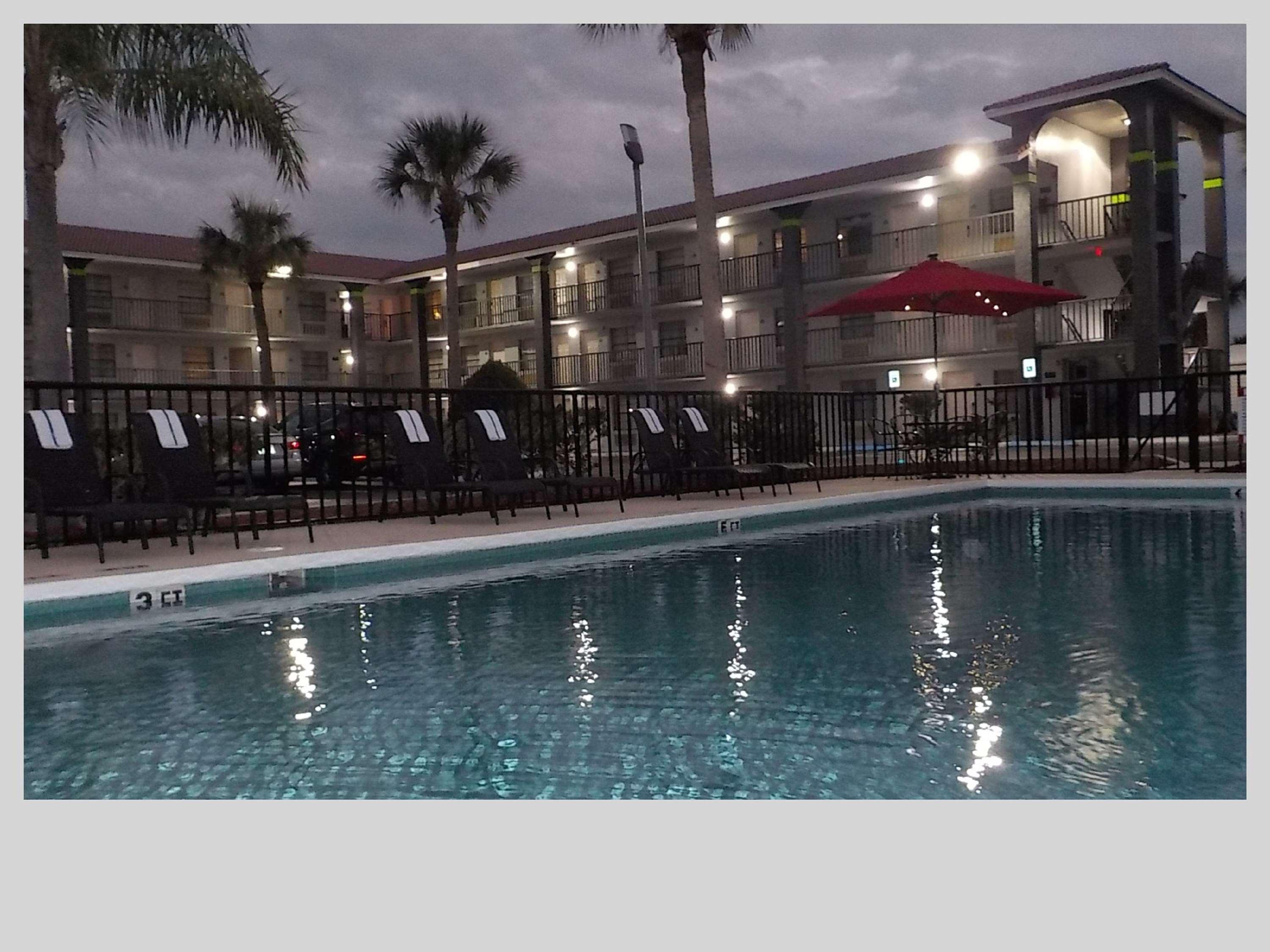 Best Western Bazarell Inn Montemorelos Eksteriør billede