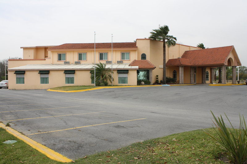 Best Western Bazarell Inn Montemorelos Eksteriør billede