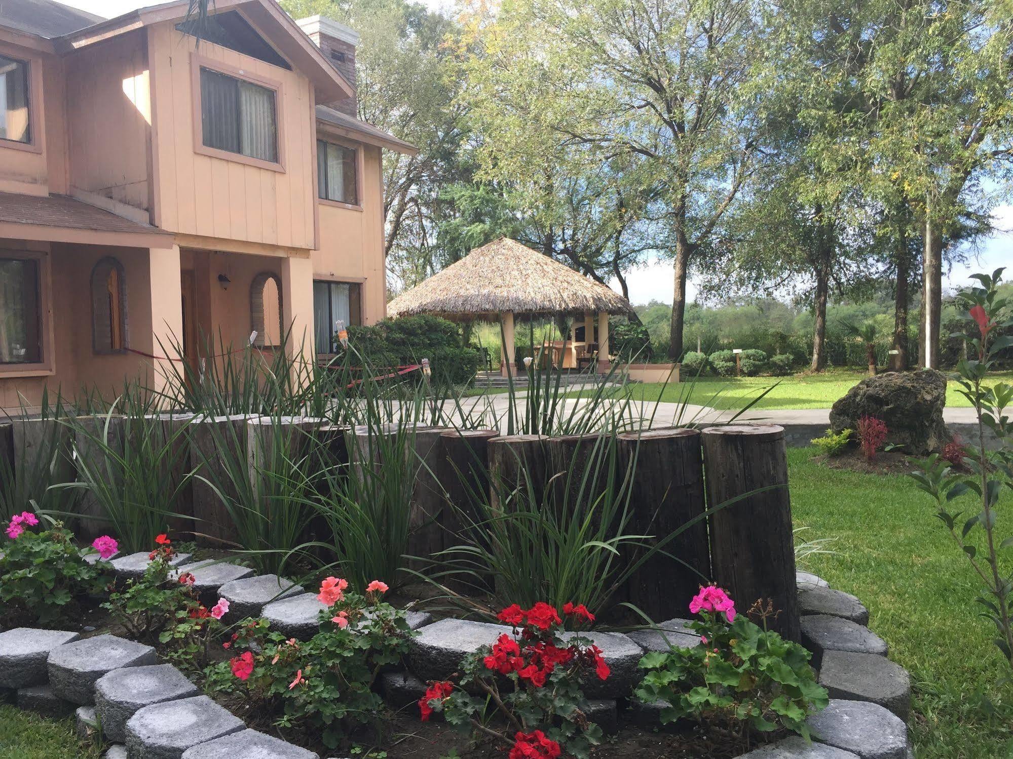 Best Western Bazarell Inn Montemorelos Eksteriør billede